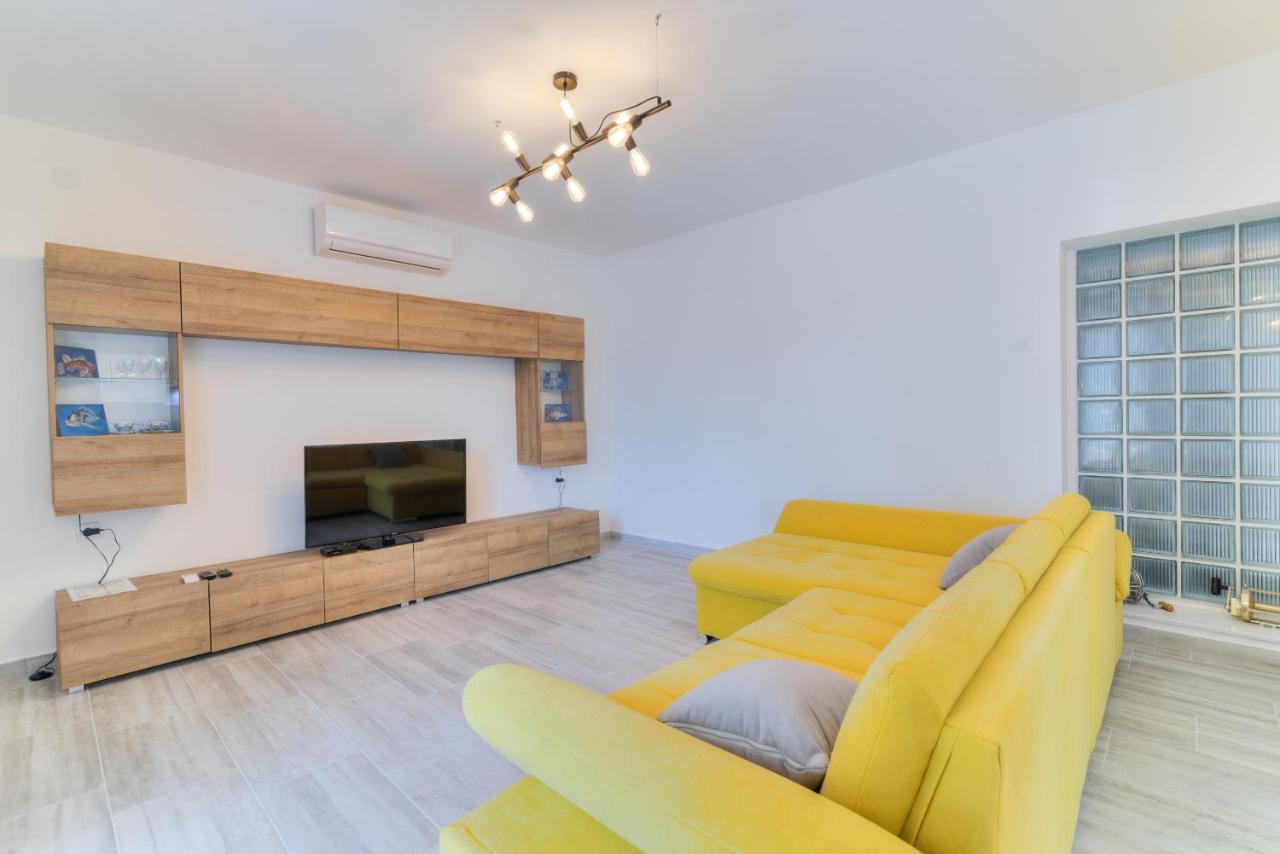 Demi II Apartment เซนญ์ ภายนอก รูปภาพ