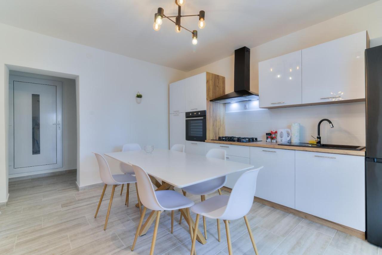 Demi II Apartment เซนญ์ ภายนอก รูปภาพ