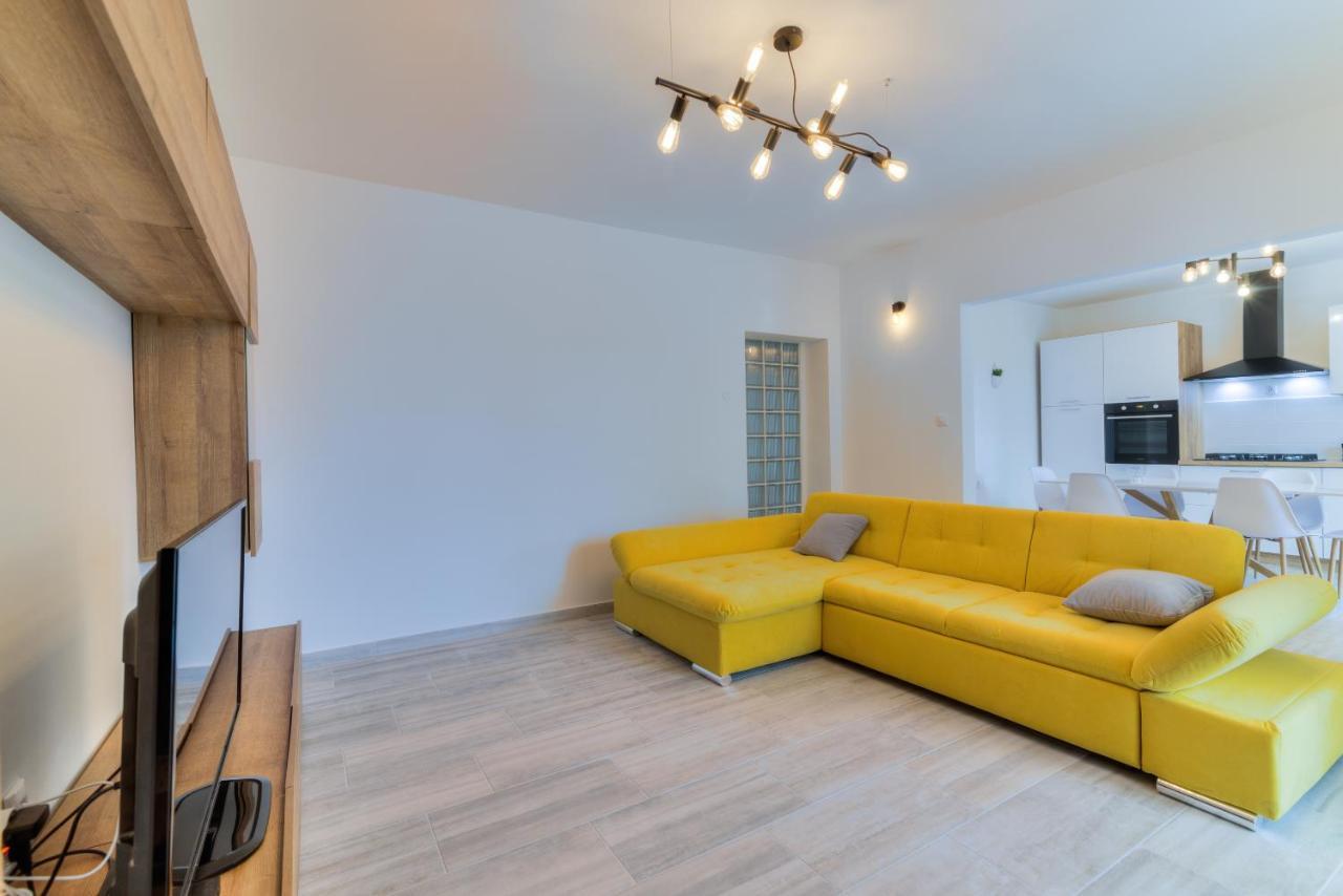Demi II Apartment เซนญ์ ภายนอก รูปภาพ